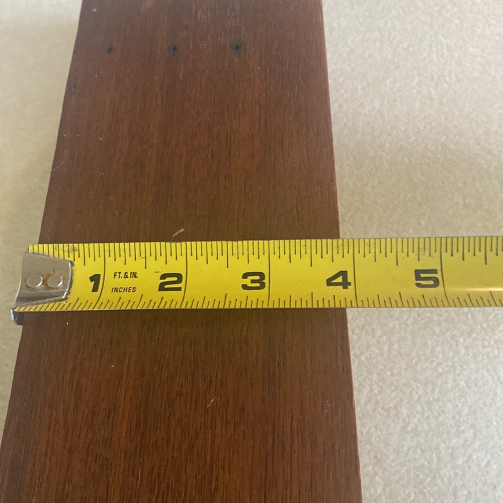Vintage Art Deco look oak veneer wood display shelf with metal rings for hanging - Picture 8 of 11